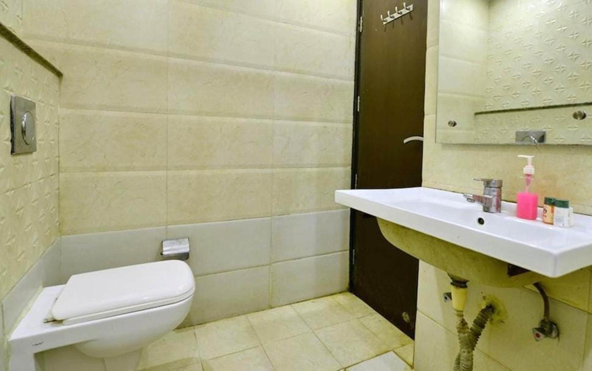 Hotel Excellancy - New Delhi Railway Station - Paharganj