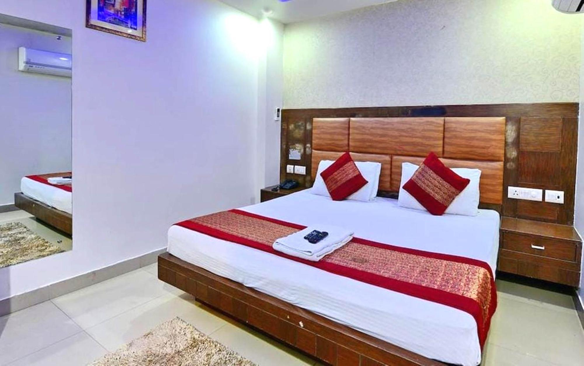 Excellancy - Railway Station - Paharganj Hotel New Delhi